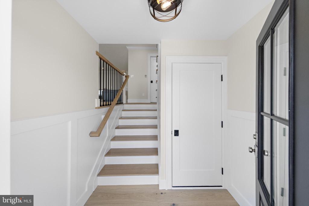 309 W 16TH STREET