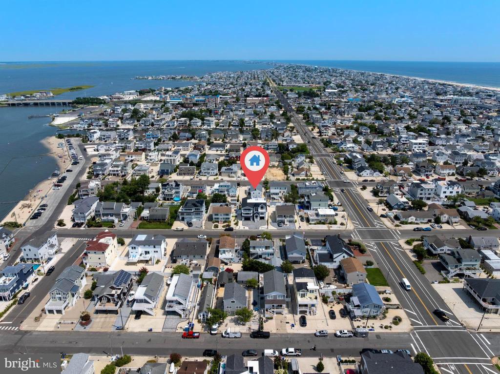309 W 16TH STREET
