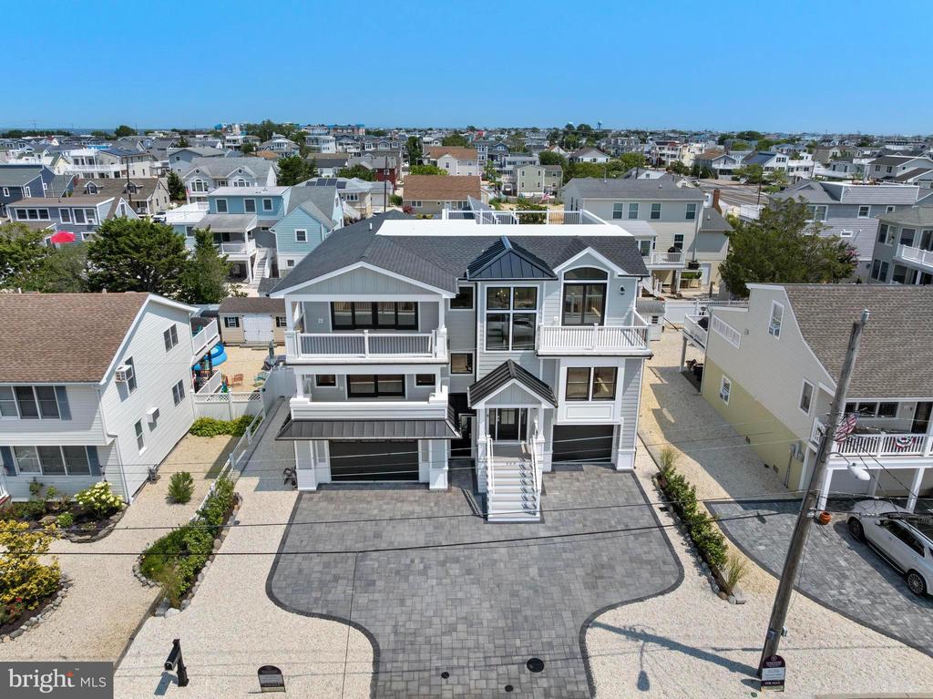 309 W 16TH STREET