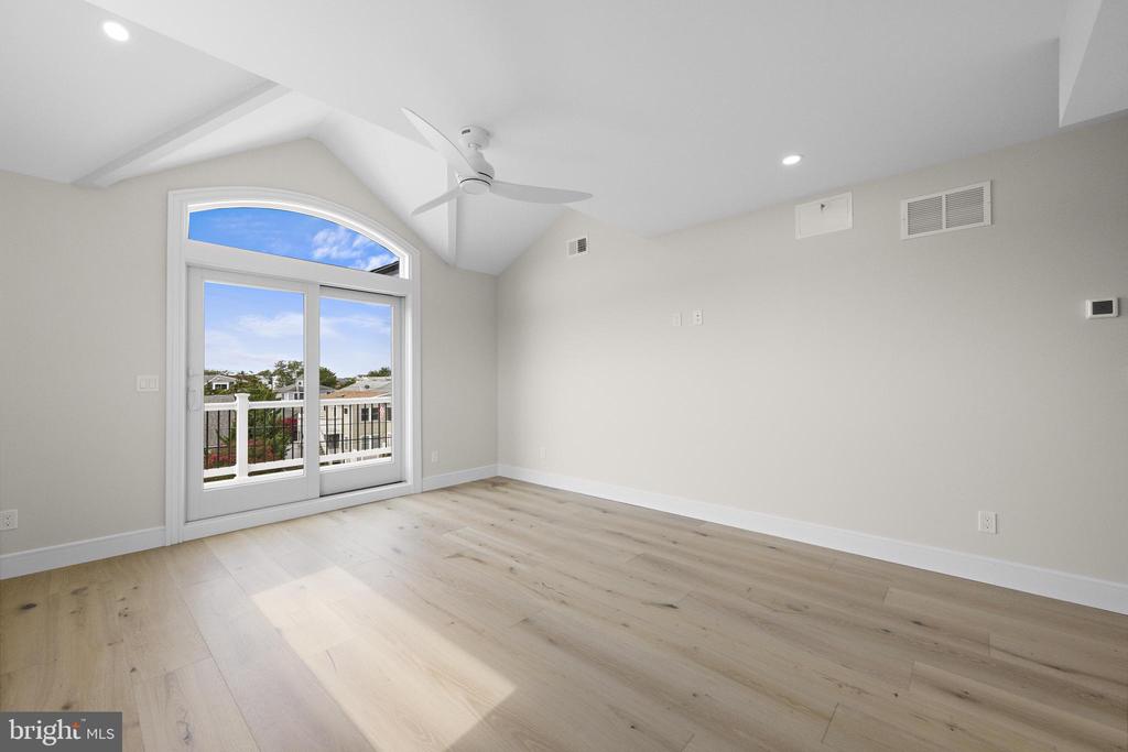 309 W 16TH STREET