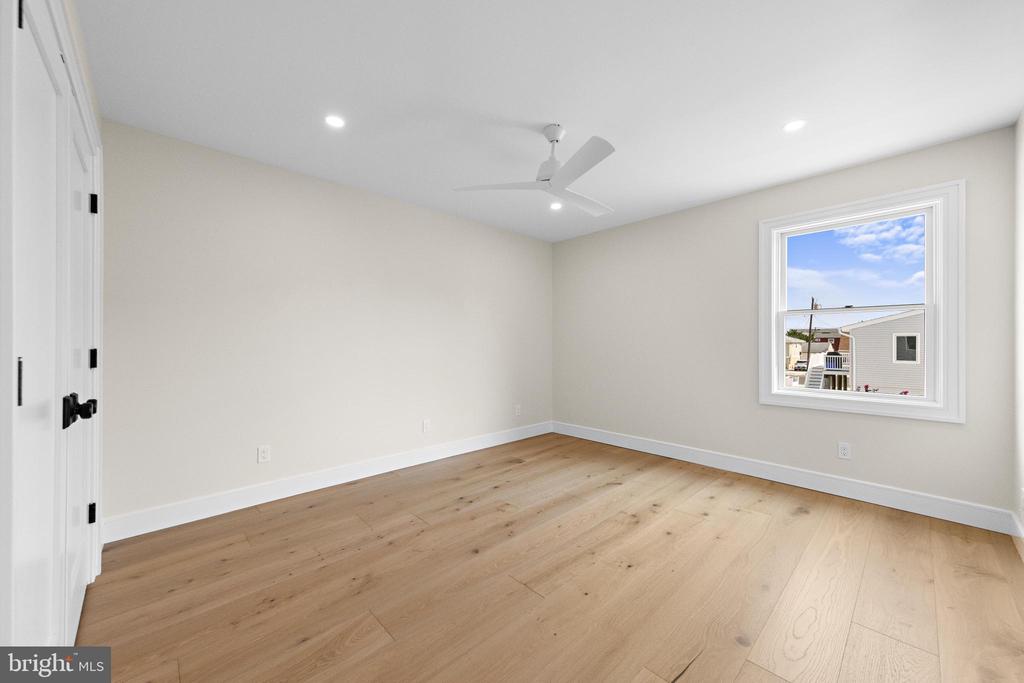 309 W 16TH STREET