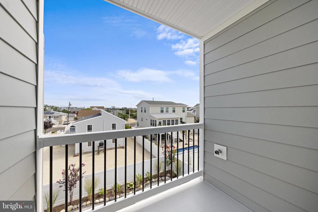 309 W 16TH STREET