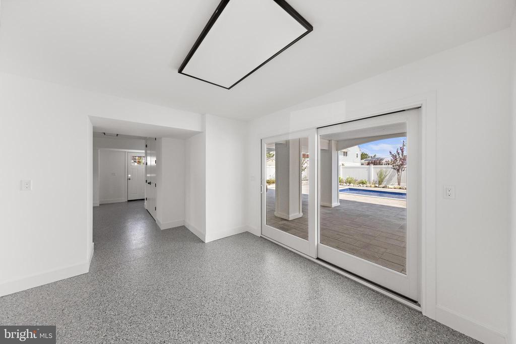 309 W 16TH STREET