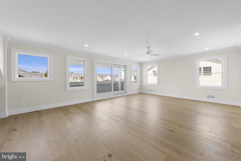309 W 16TH STREET