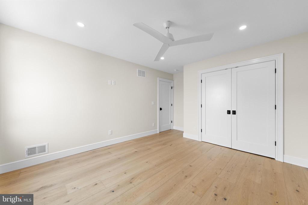 309 W 16TH STREET