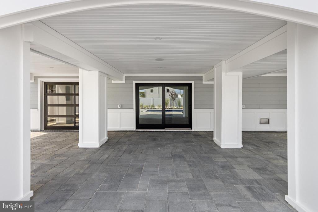 309 W 16TH STREET