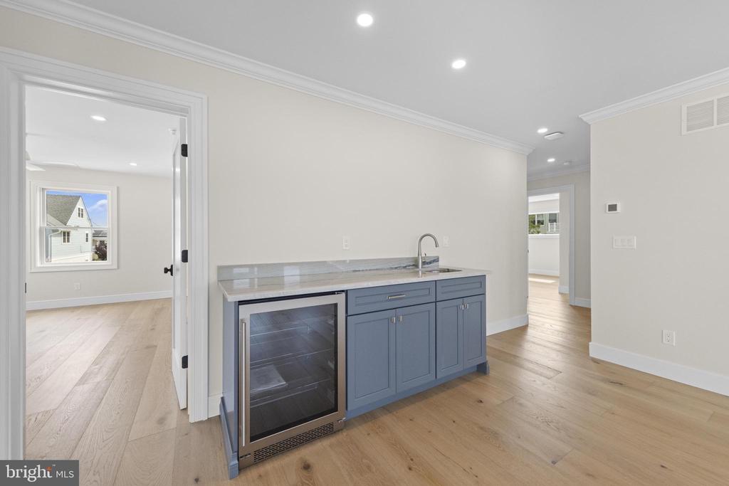309 W 16TH STREET
