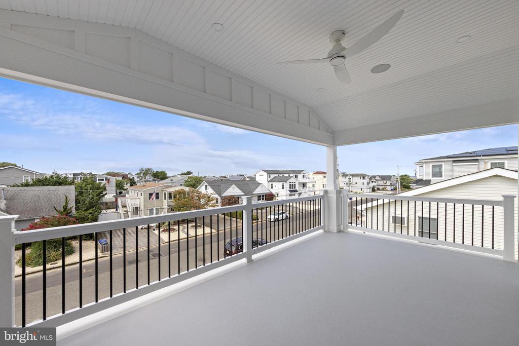 309 W 16TH STREET