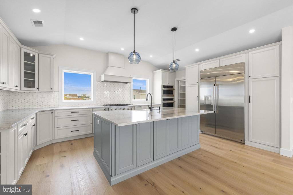 309 W 16TH STREET