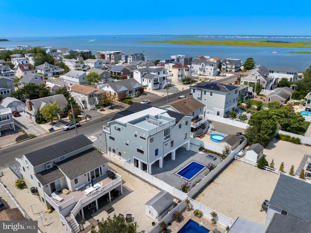 309 W 16TH STREET