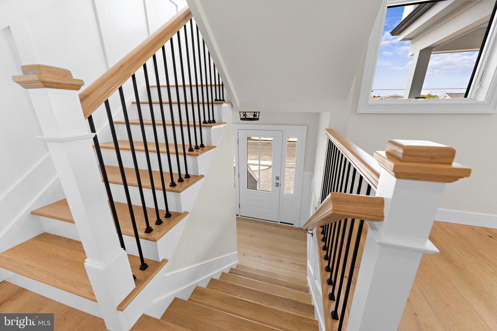 309 W 16TH STREET