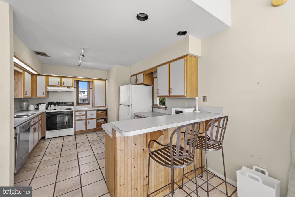 402 CENTRAL AVENUE