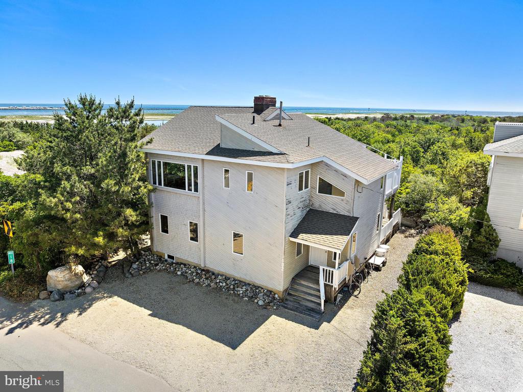 402 CENTRAL AVENUE