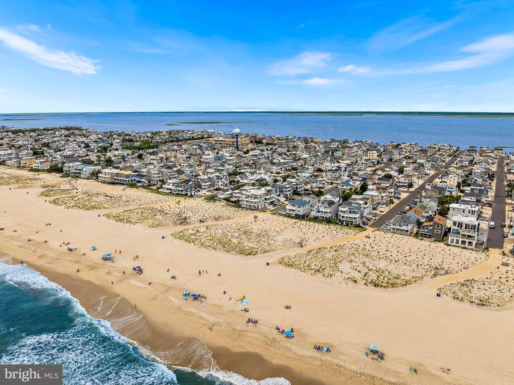 128 E SAND DUNE LANE