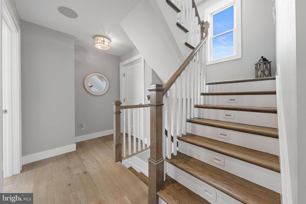 128 E SAND DUNE LANE