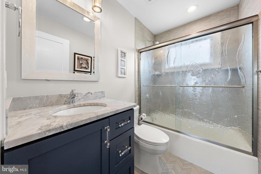 128 E SAND DUNE LANE
