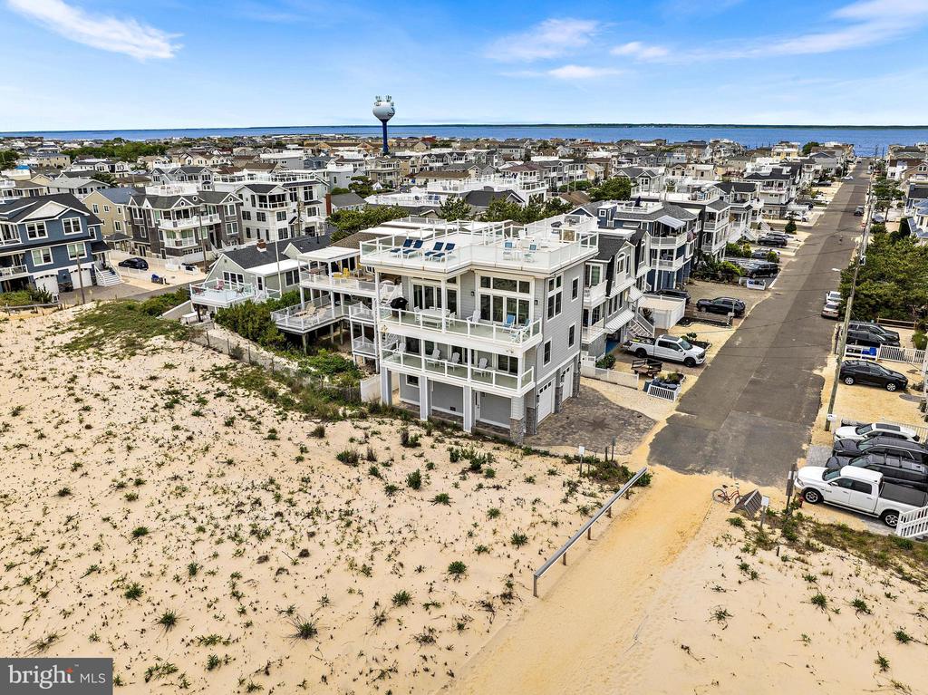 128 E SAND DUNE LANE