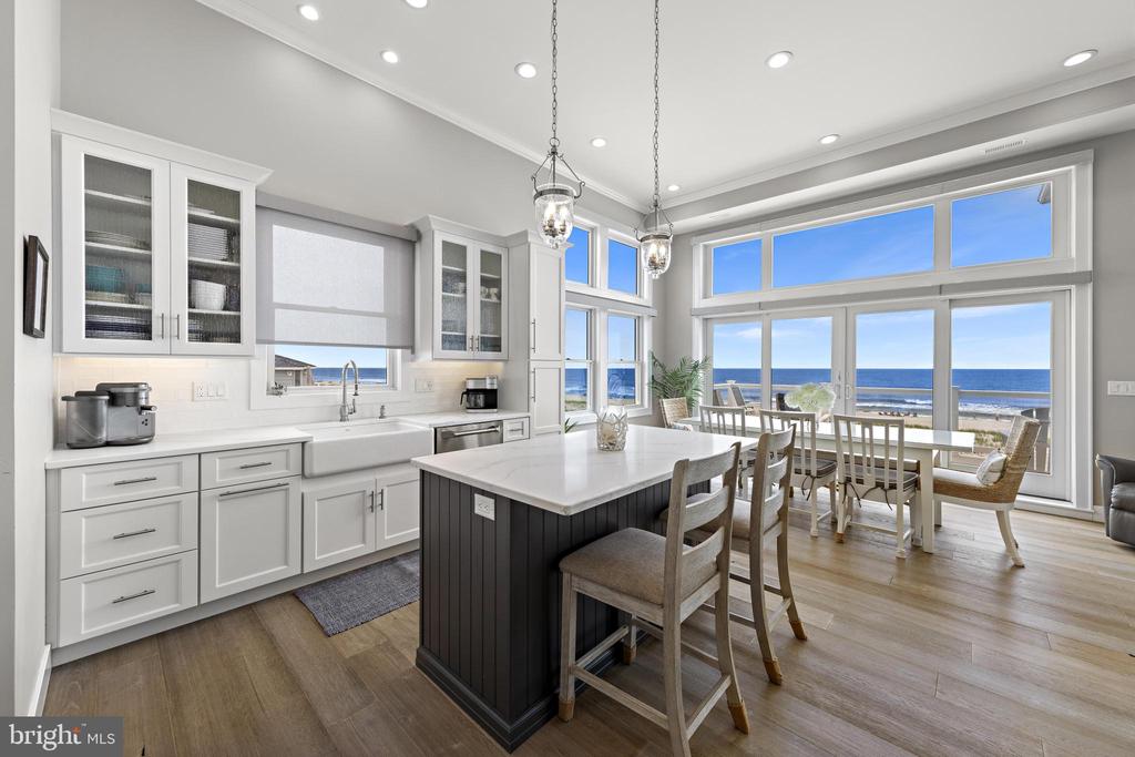 128 E SAND DUNE LANE