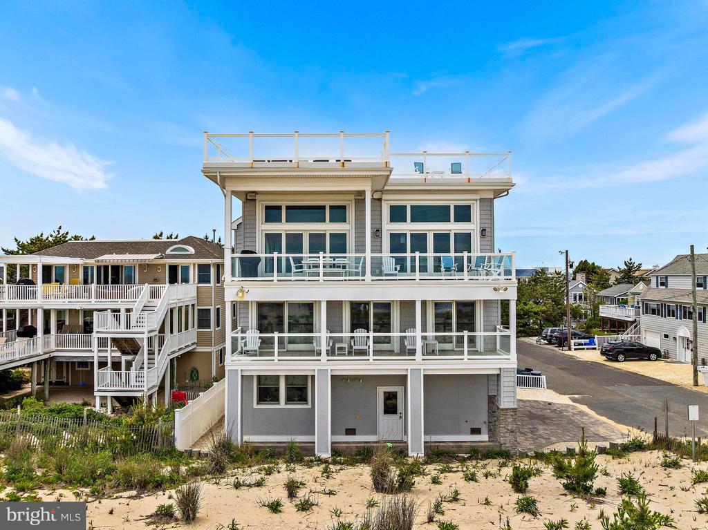 128 E SAND DUNE LANE