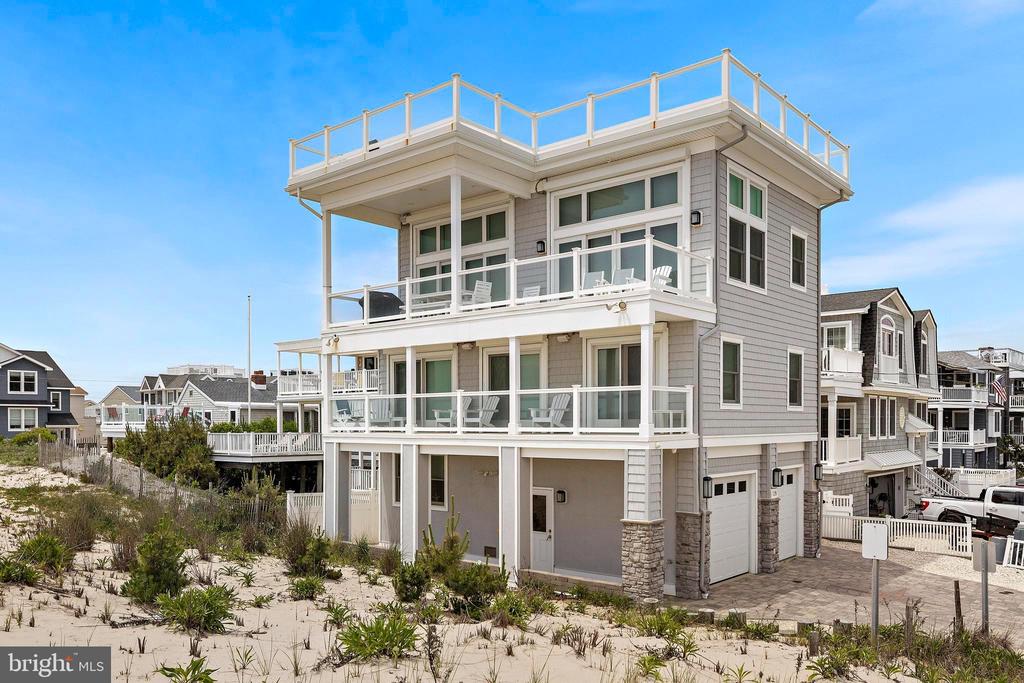 128 E SAND DUNE LANE