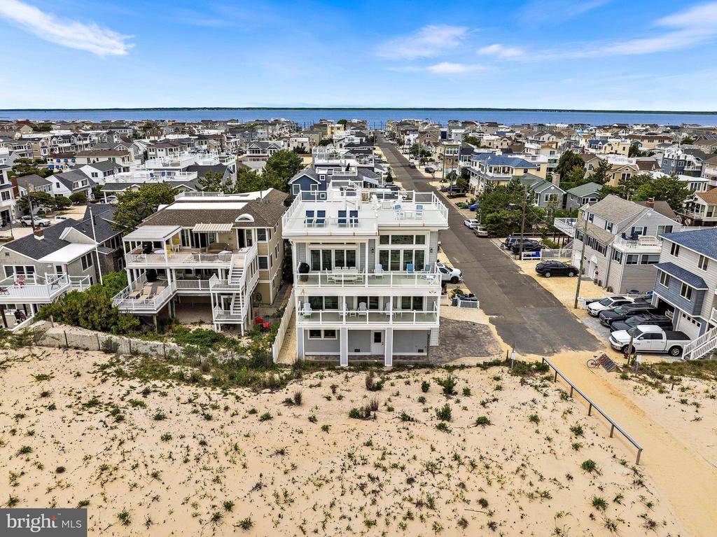 128 E SAND DUNE LANE