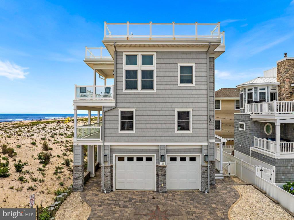 128 E SAND DUNE LANE