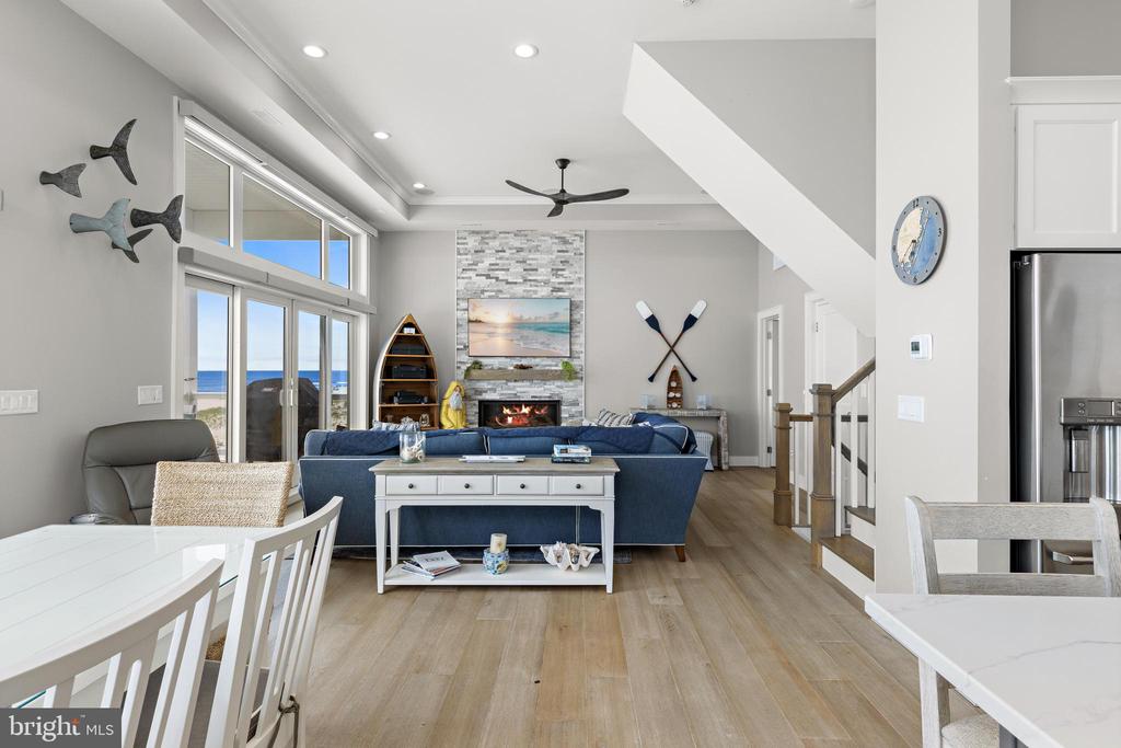 128 E SAND DUNE LANE