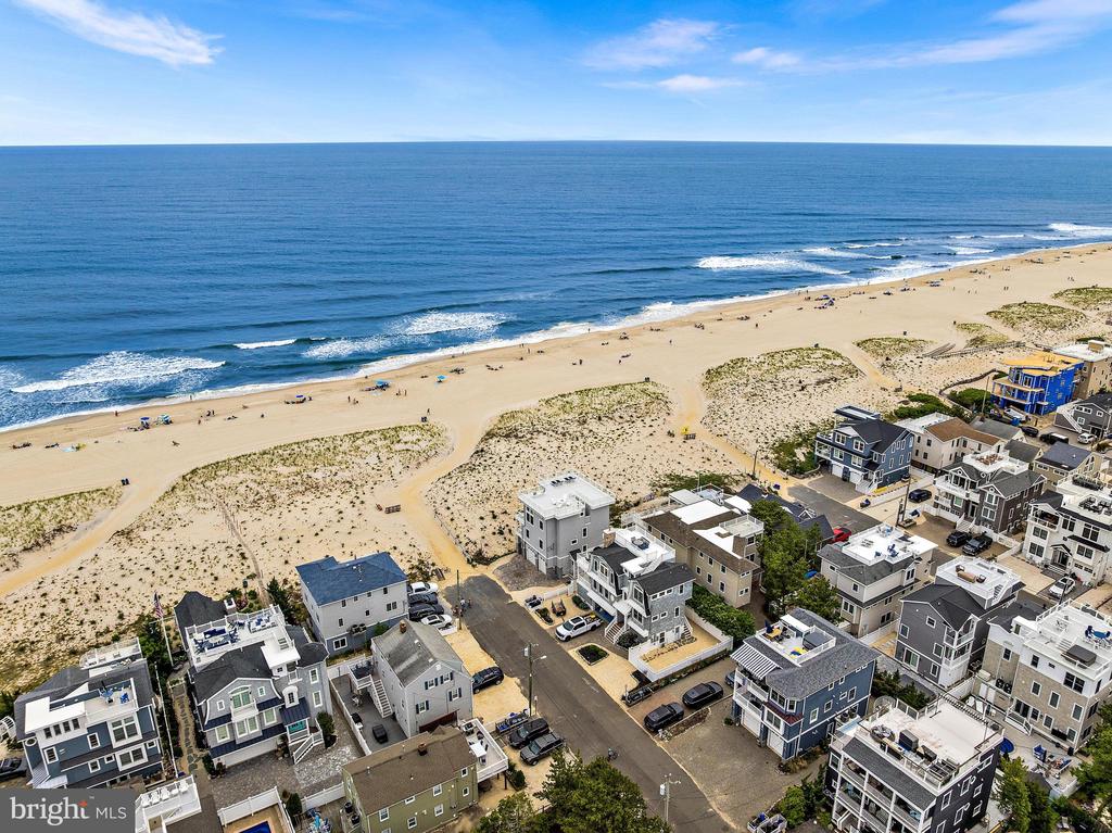 128 E SAND DUNE LANE