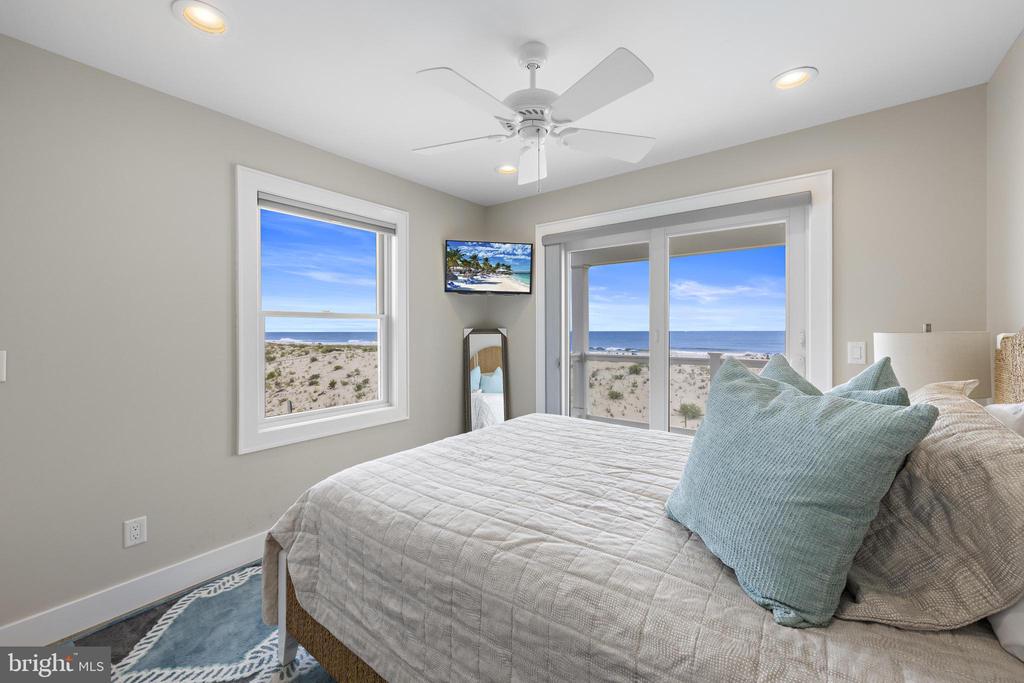 128 E SAND DUNE LANE