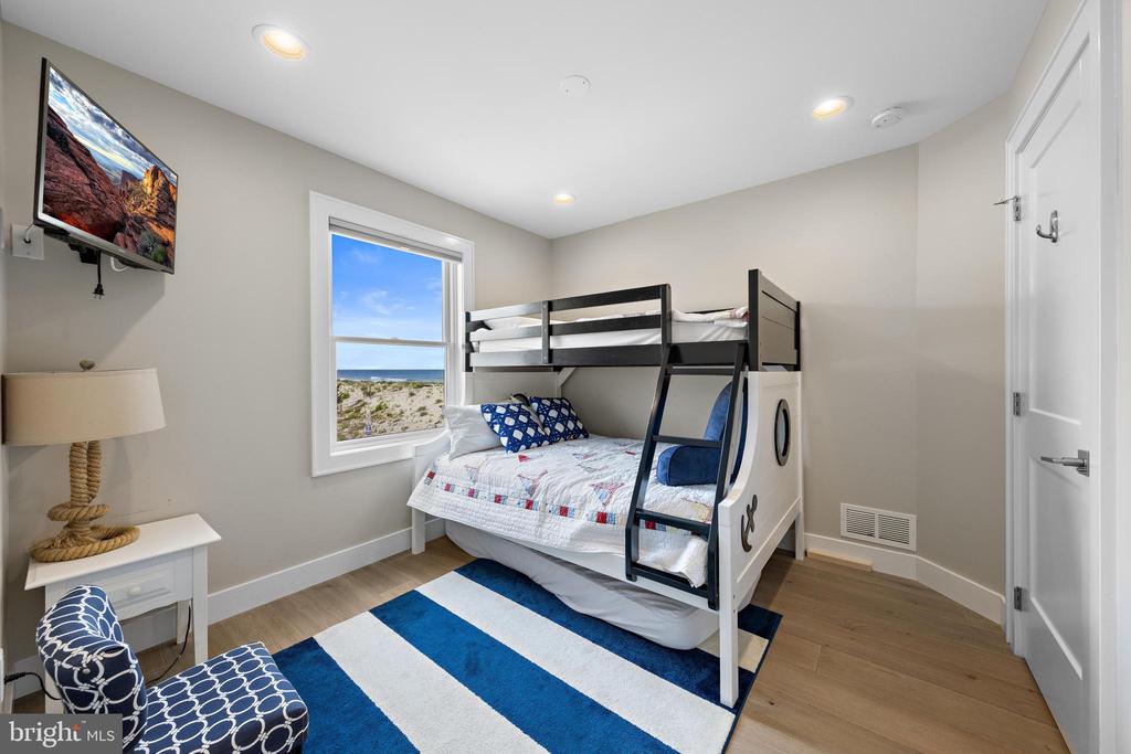 128 E SAND DUNE LANE