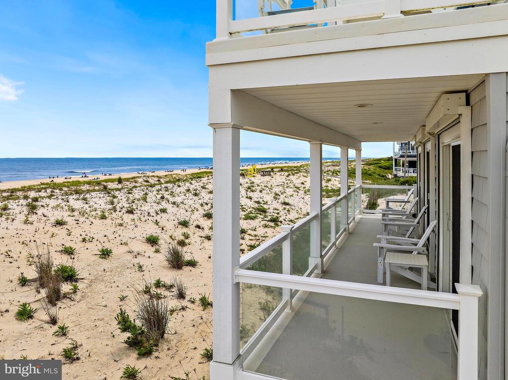 128 E SAND DUNE LANE
