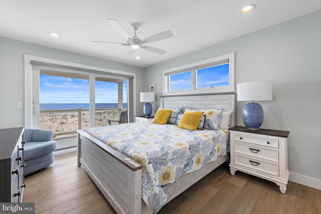 128 E SAND DUNE LANE