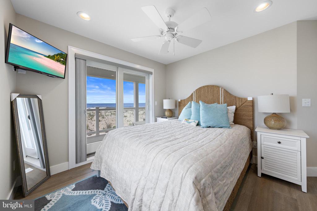 128 E SAND DUNE LANE
