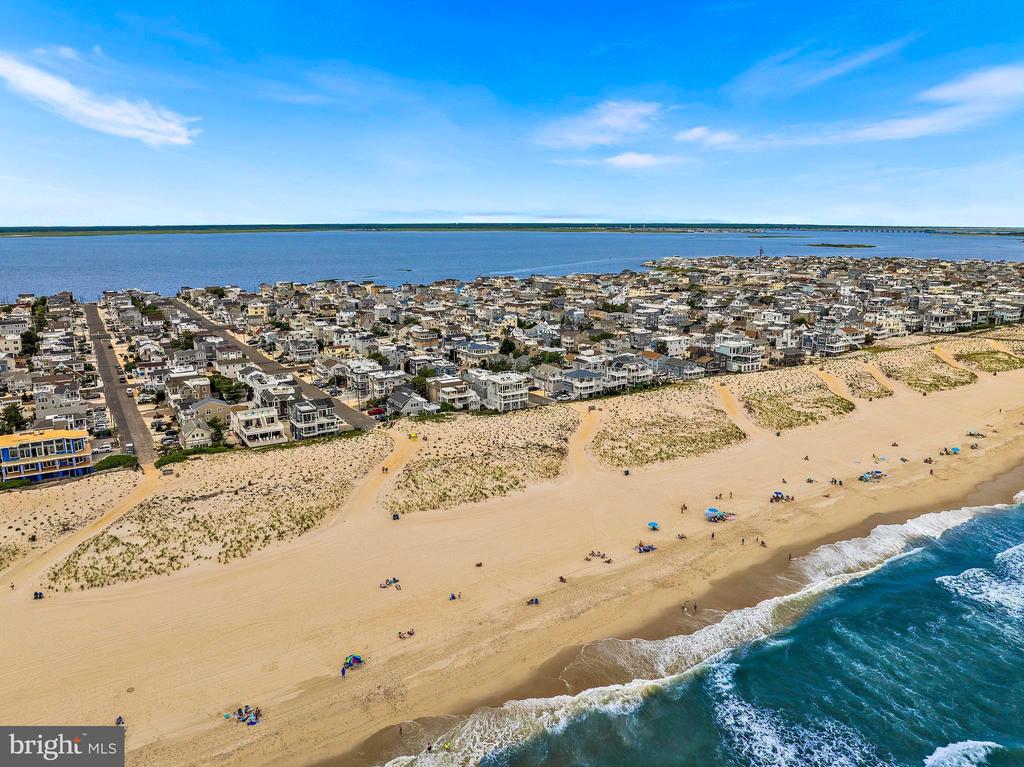 128 E SAND DUNE LANE