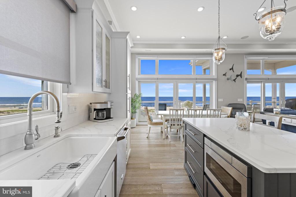 128 E SAND DUNE LANE