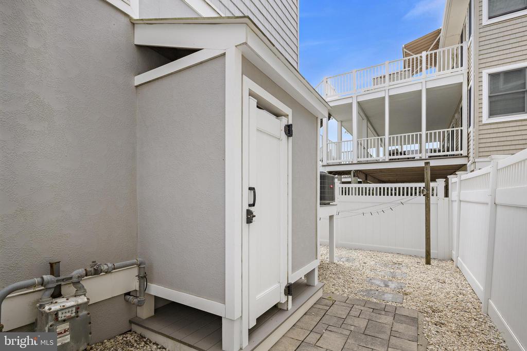 128 E SAND DUNE LANE