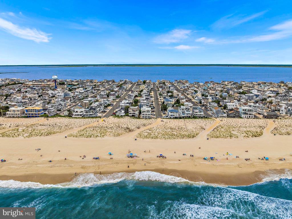128 E SAND DUNE LANE