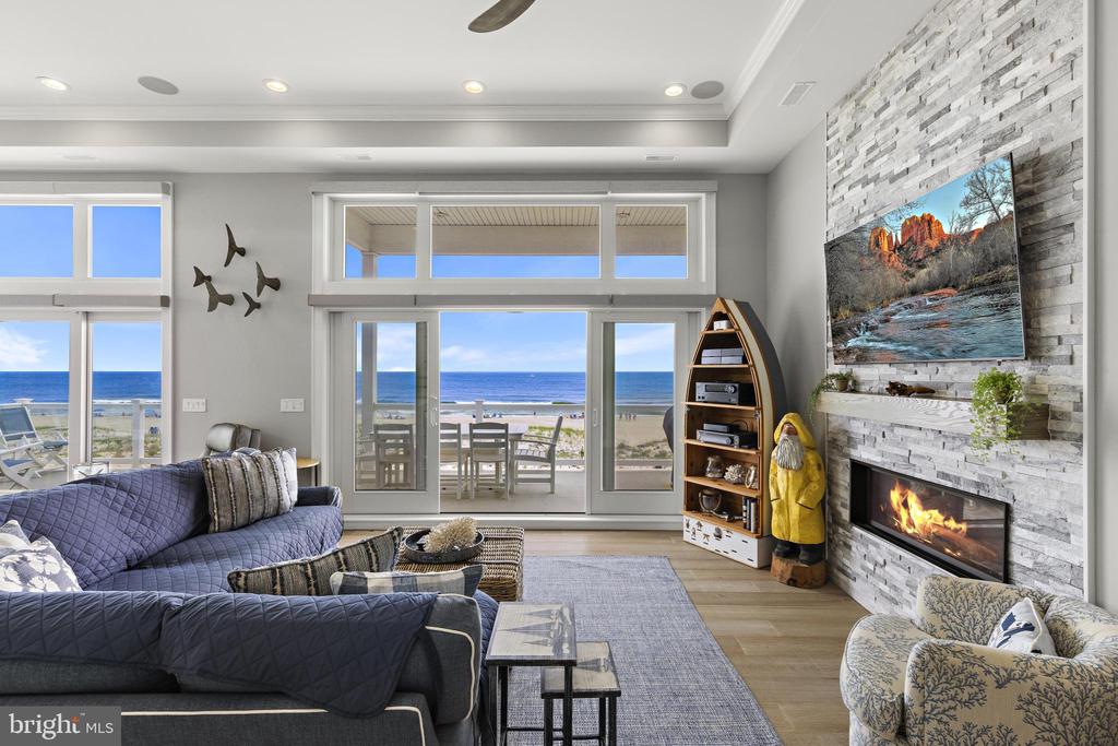 128 E SAND DUNE LANE