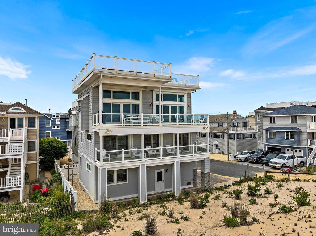 128 E SAND DUNE LANE