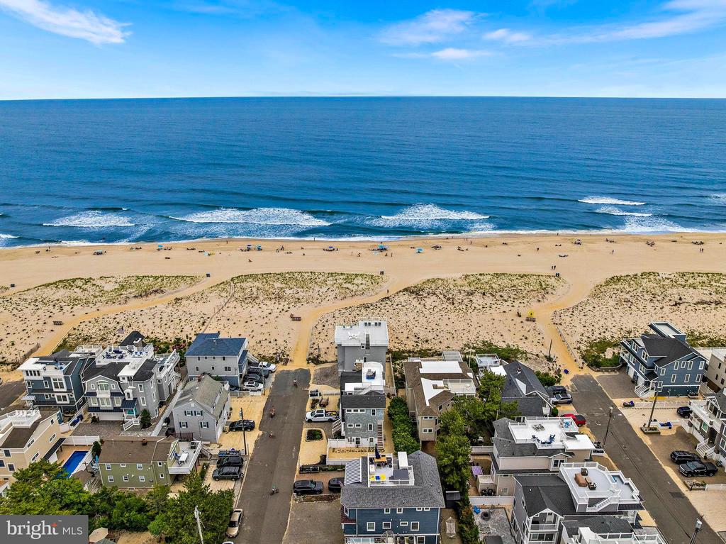 128 E SAND DUNE LANE