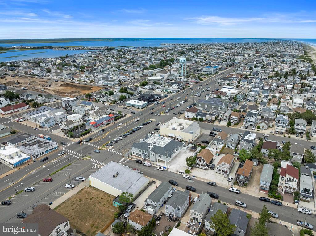2020 LONG BEACH BLVD Unit: 2-C (SW)