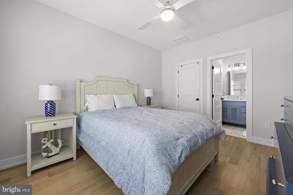 2020 LONG BEACH BLVD Unit: 2-C (SW)