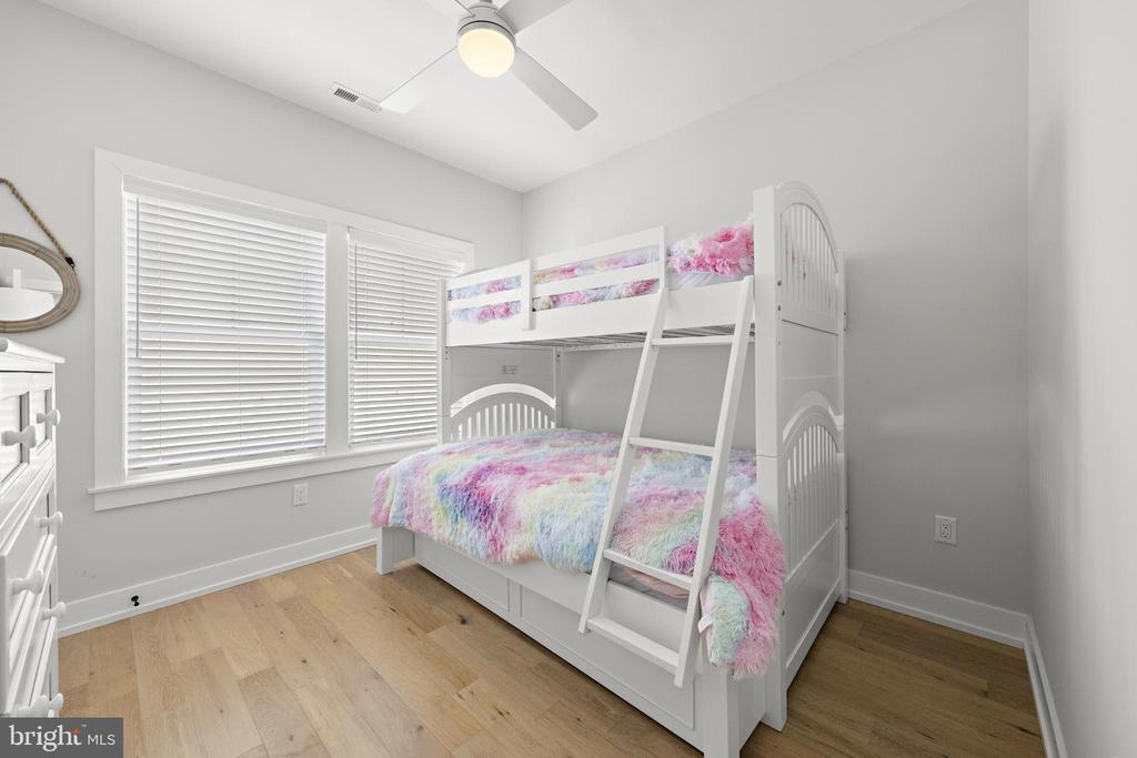 2020 LONG BEACH BLVD Unit: 2-C (SW)