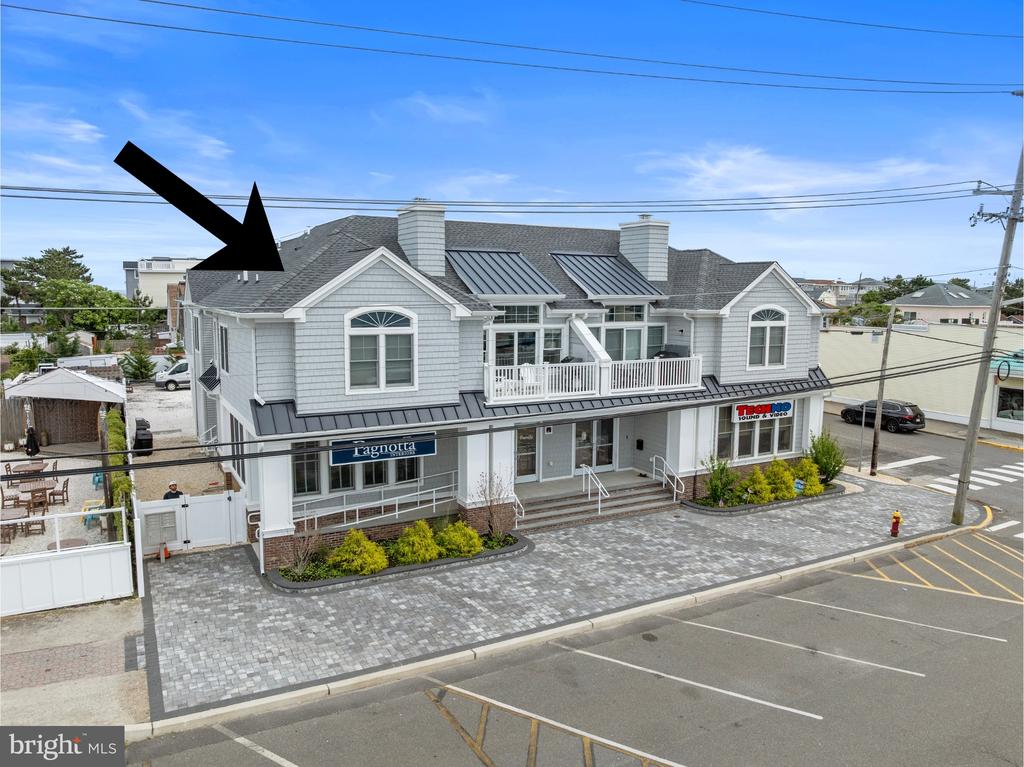 2020 LONG BEACH BLVD Unit: 2-C (SW)