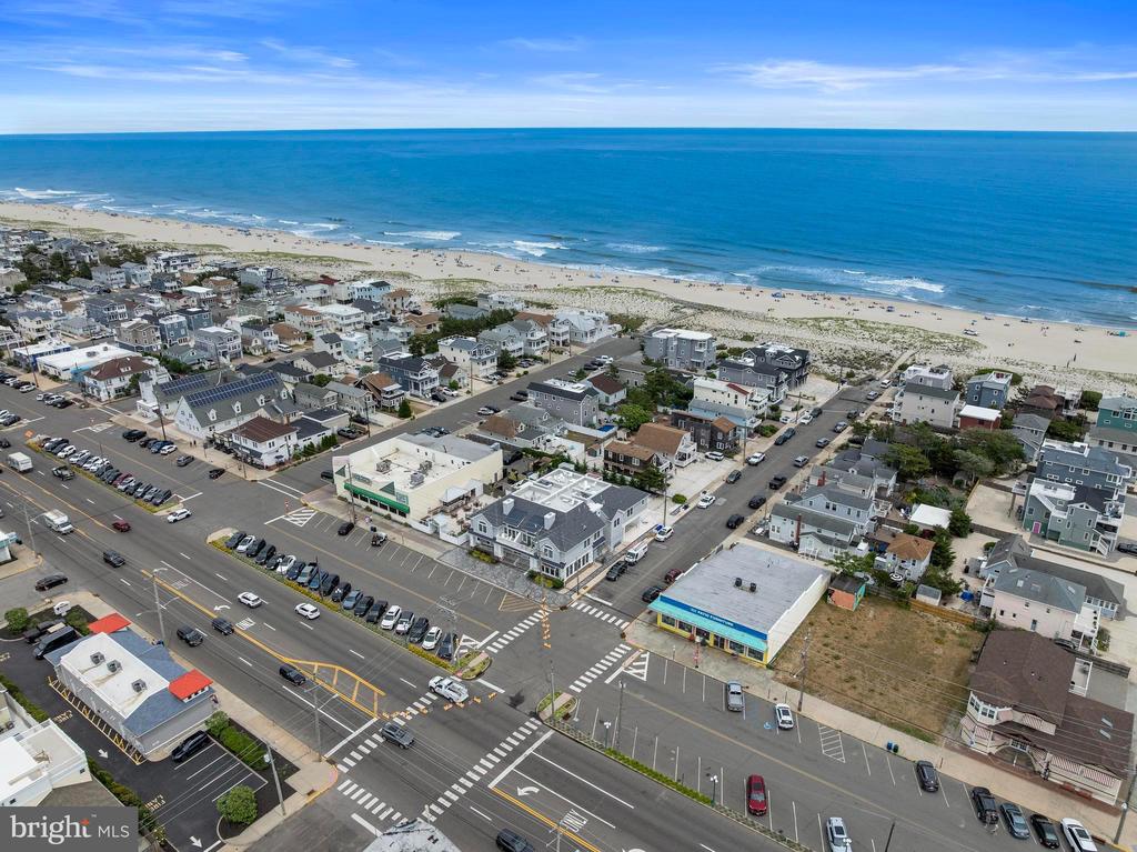 2020 LONG BEACH BLVD Unit: 2-C (SW)