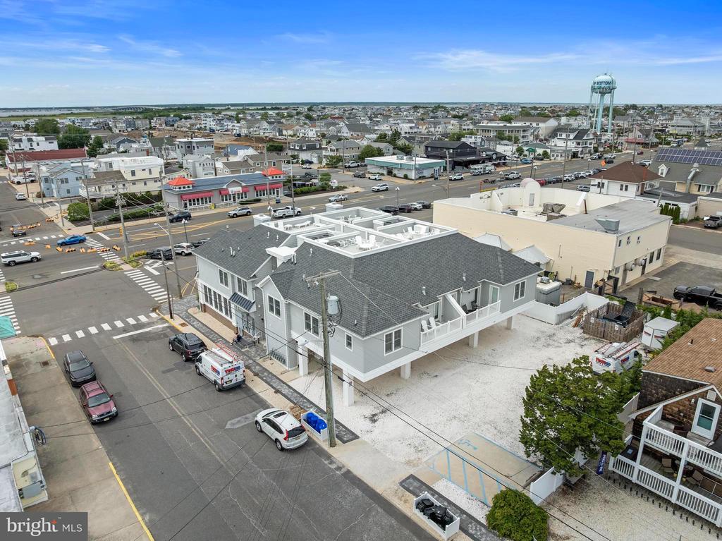 2020 LONG BEACH BLVD Unit: 2-C (SW)