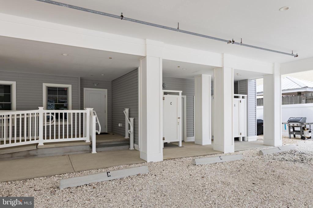 2020 LONG BEACH BLVD Unit: 2-C (SW)