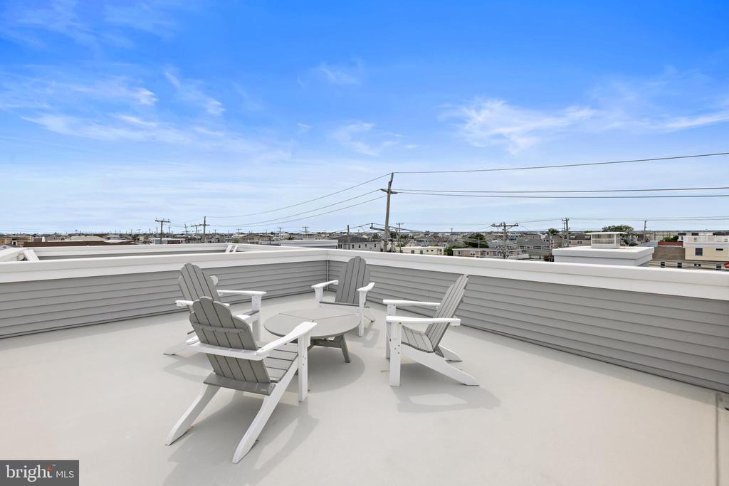 2020 LONG BEACH BLVD Unit: 2-C (SW)