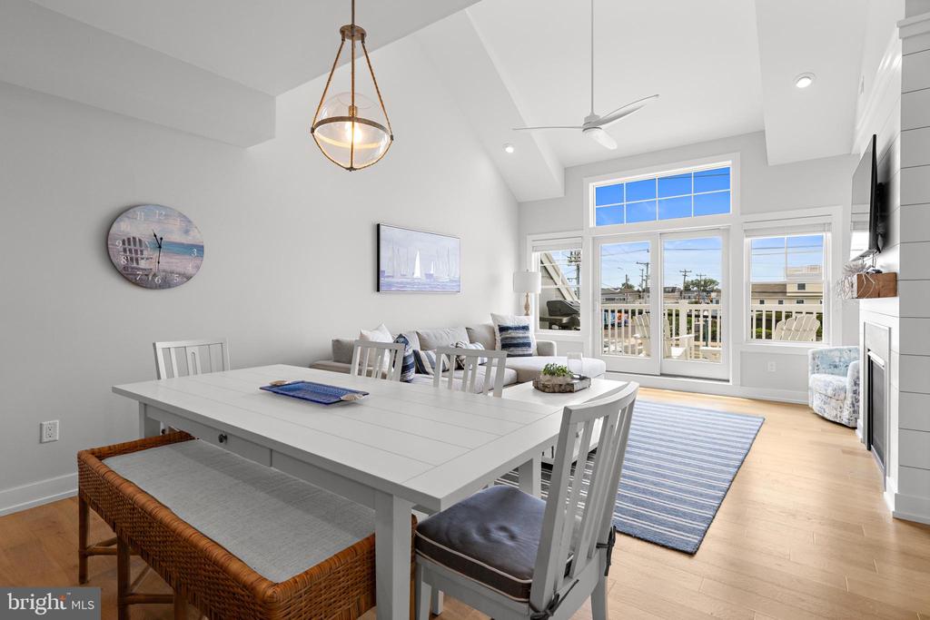 2020 LONG BEACH BLVD Unit: 2-C (SW)