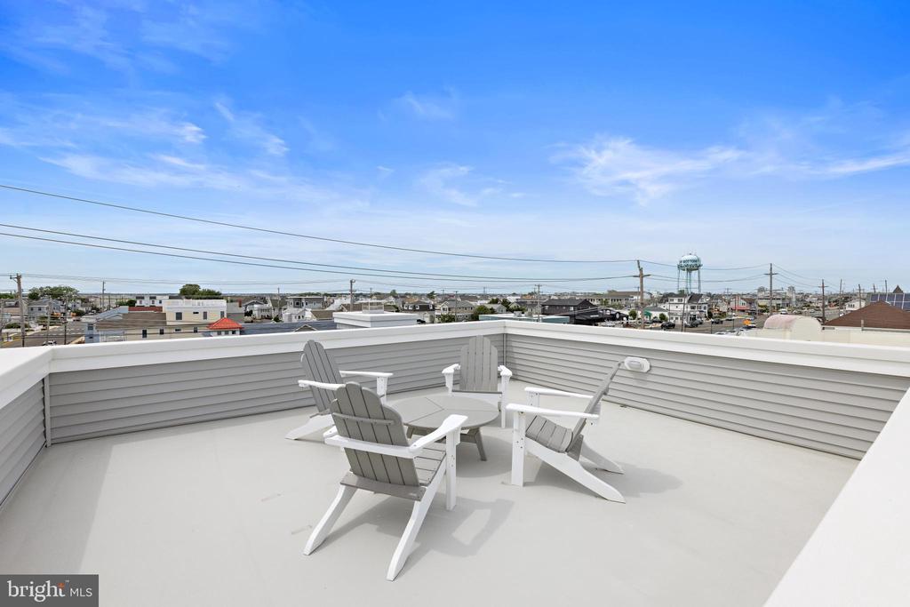 2020 LONG BEACH BLVD Unit: 2-C (SW)